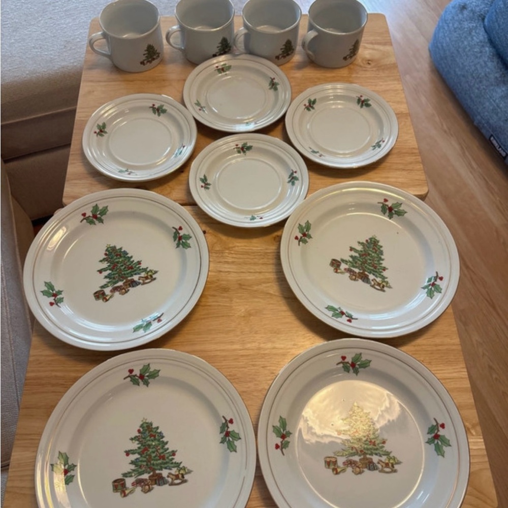 Holiday Hostess Dinnerware